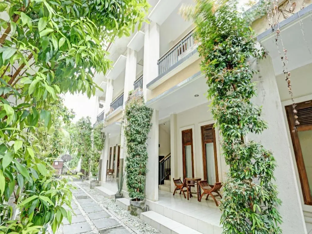 Hotel Oyo 90505 Pondok Karenda Kuta Lombok